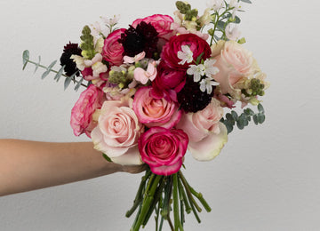 On Cloud Wine Flower Bouquet Close Up - Image