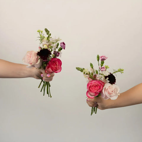 On Cloud Wine Bouquet Bar Flower Kit Vase - Image