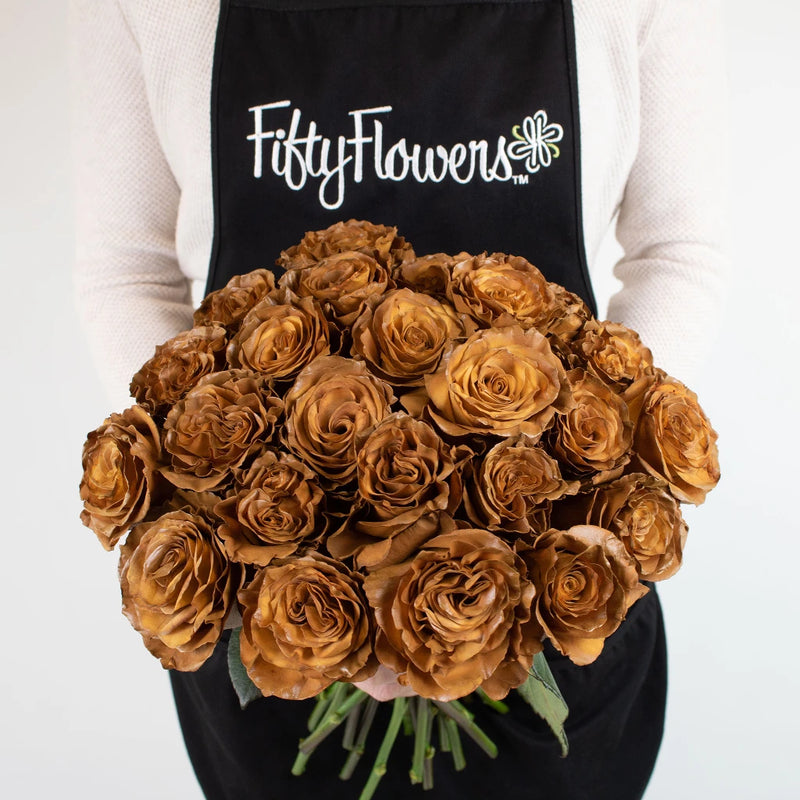 Caramel Machiatto Tinted Rose Flower Bunch in Hand