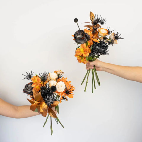 Spooky Spider Flower Bouquet Bar Kit Hand - Image