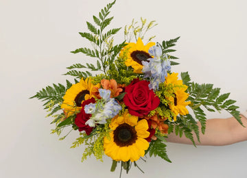 Red Meets Sunflower Flower Arrangements Hand - Image