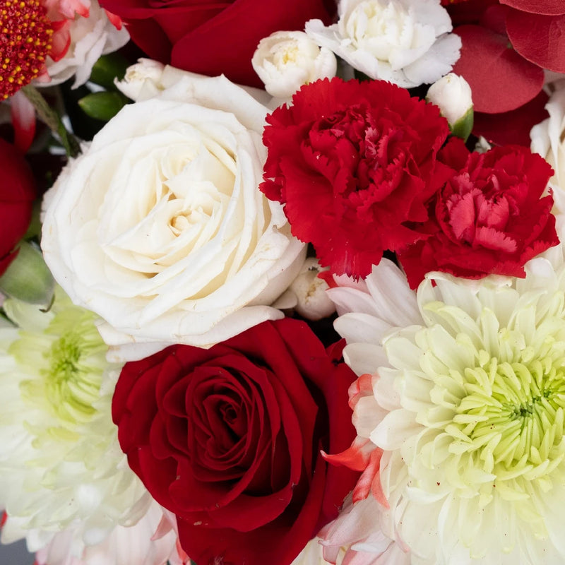 Red & White V-day Centerpieces Close Up - Image