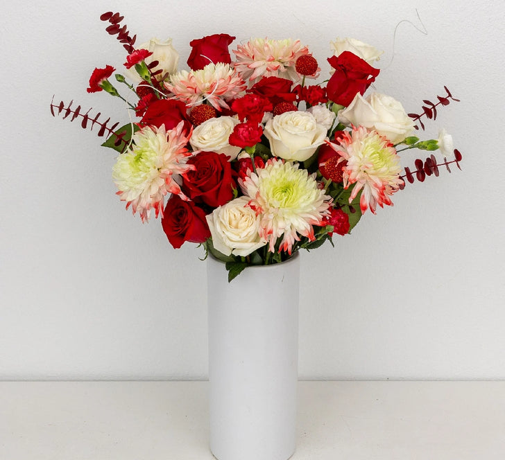 Scarlett Red Flower Bouquet Vase - Image