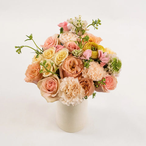 Shimmer Peach Rose Flower Bunch in Vase