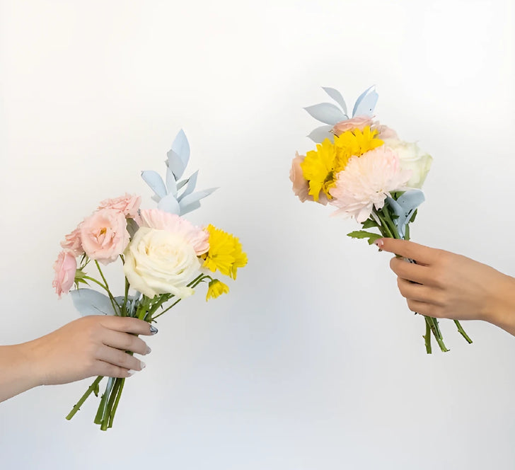 Sincerely Pink Bouquet Bar Flower Kit Hand - Image