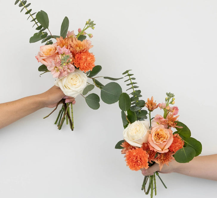 Sunrise Carnations Bouquet Bar Hand - Image