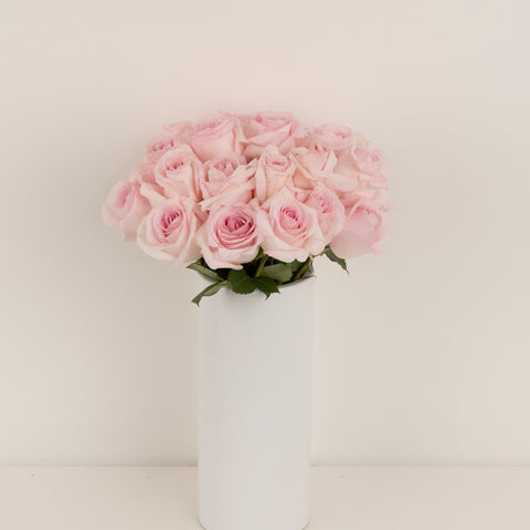 Sweet Akito Light Pink Rose Vase - Image