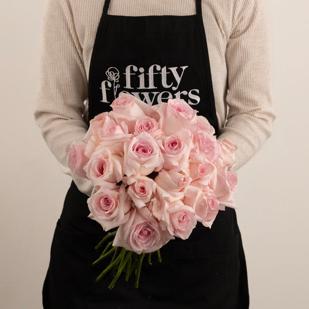 Buy Wholesale Sweet Akito Light Pink Rose in Bulk - FiftyFlowers