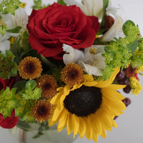 Thanksgiving Event Flower Arrrangement Hand - Image