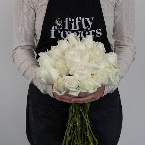 Tundra Creamy White Rose Apron - Image