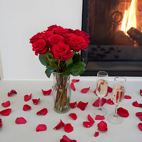 Valentines Passion Red Roses And Petals Combo Hand - Image