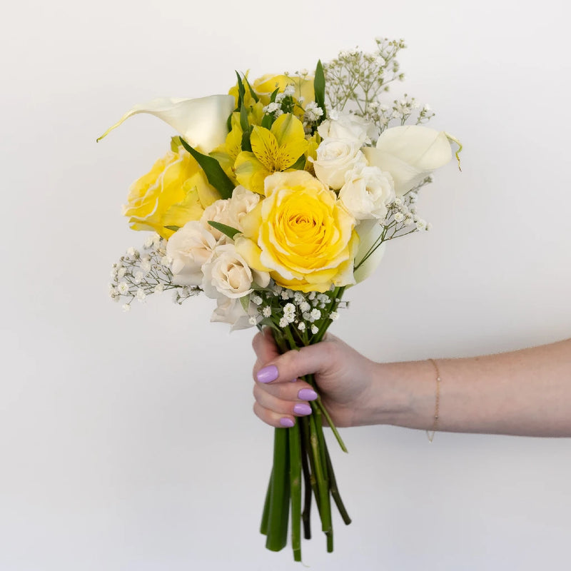 Velvet Yellow Fresh Rose Bouquet Bar Hand - Image