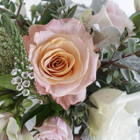 Victorian Peach Event Decorative Flower Arrangement Hand - Image