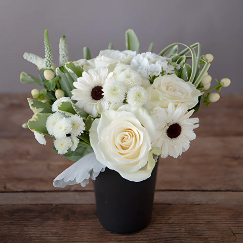 White Flower Bulk Table Centerpiece