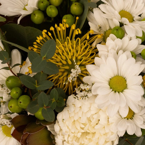 Yellow And White Daisy Delight Flower Arrangement Hand - Image