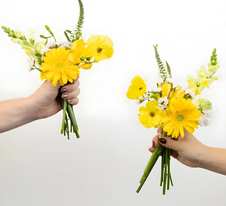 Yellow And White Sunshine Bouquet Bar Flower Kit Vase - Image