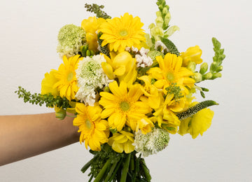 Yellow And White Sunshine Flower Bouquet Close Up - Image