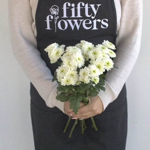 Zip Mini Button Pom White Flower