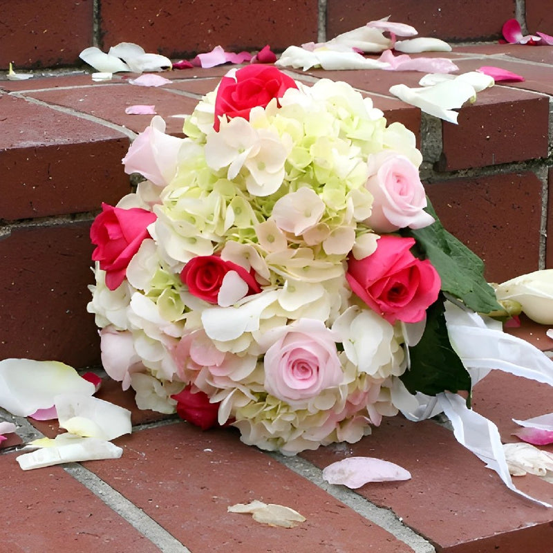 Roses and Hydrangeas Wedding Pack up close