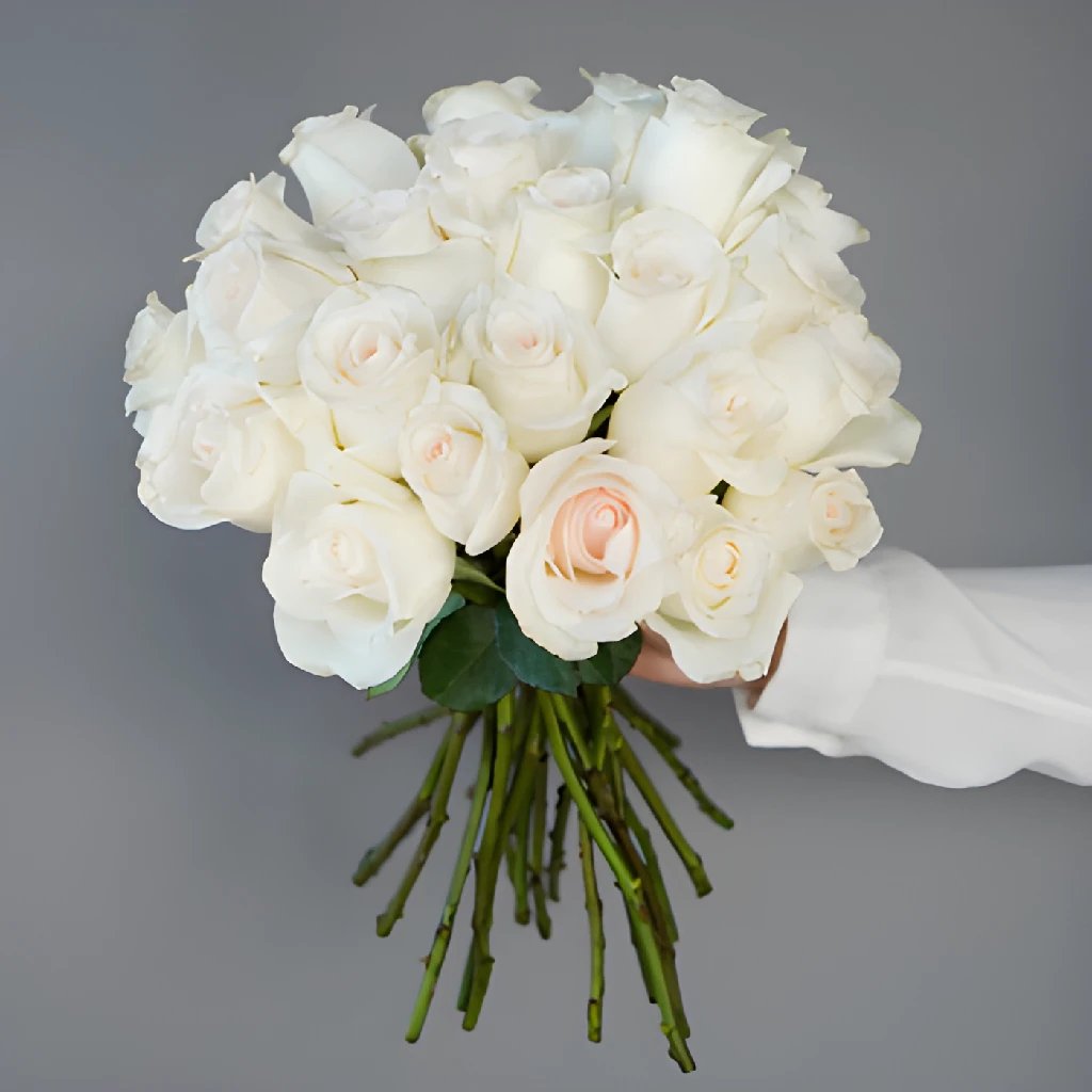 Buy Wholesale Blushing Bride Fresh Cut Rose In Bulk - FiftyFlowers