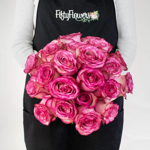 Carrousel Pink Wholesale Roses Bunch In a Hand