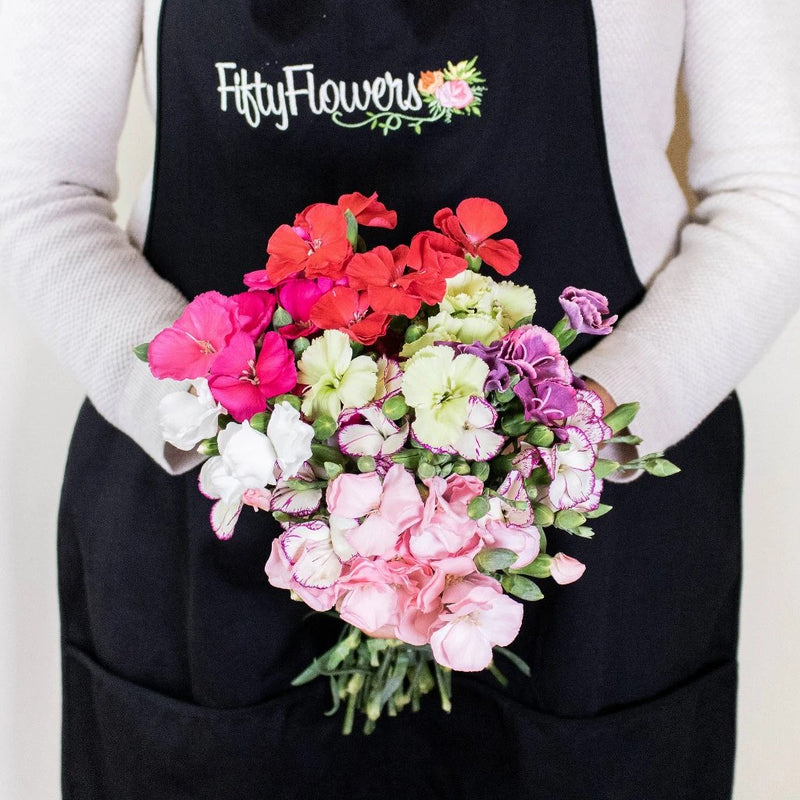 Farm Mix Solomio Wholesale Flowers Bunch In a Hand