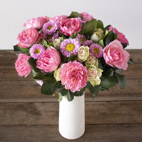 Garden Rose Pink Arrangement Wholesale Flower In a vase