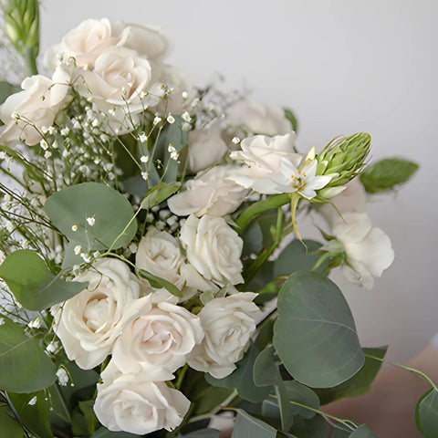 Charming White Fresh Flower Arrangement