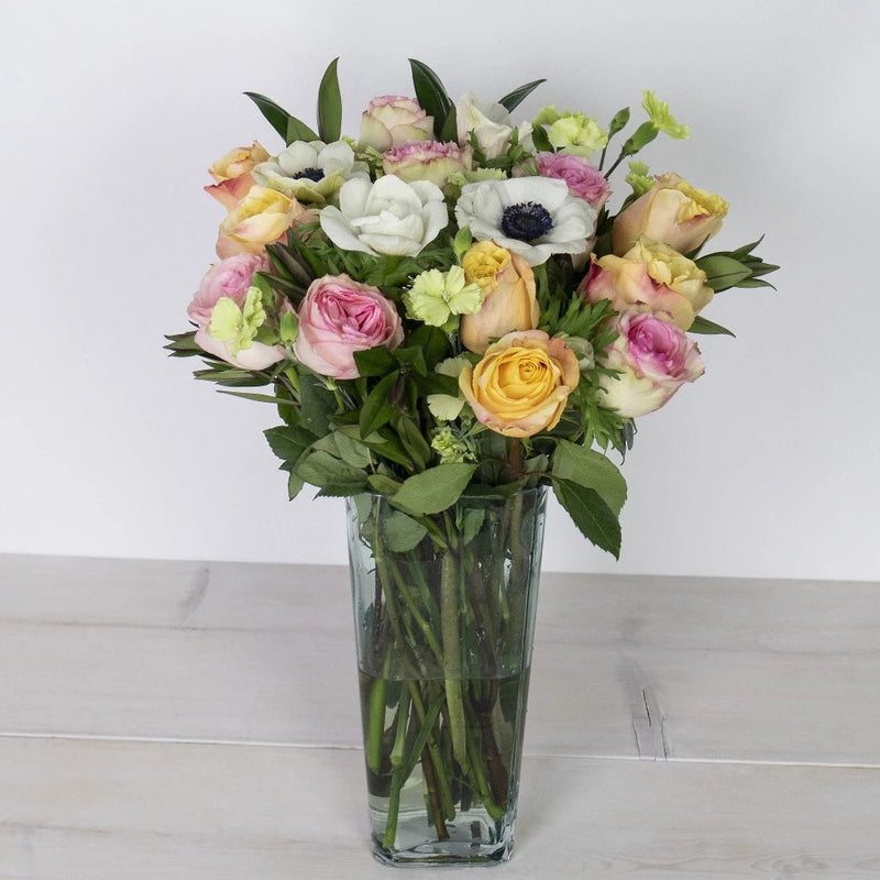 Colorful Chic Wholesale Flower Bouquet In a Vase