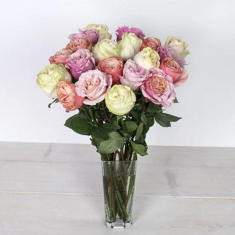Coral Rose Wholesale Flower Bouquet In a Vase