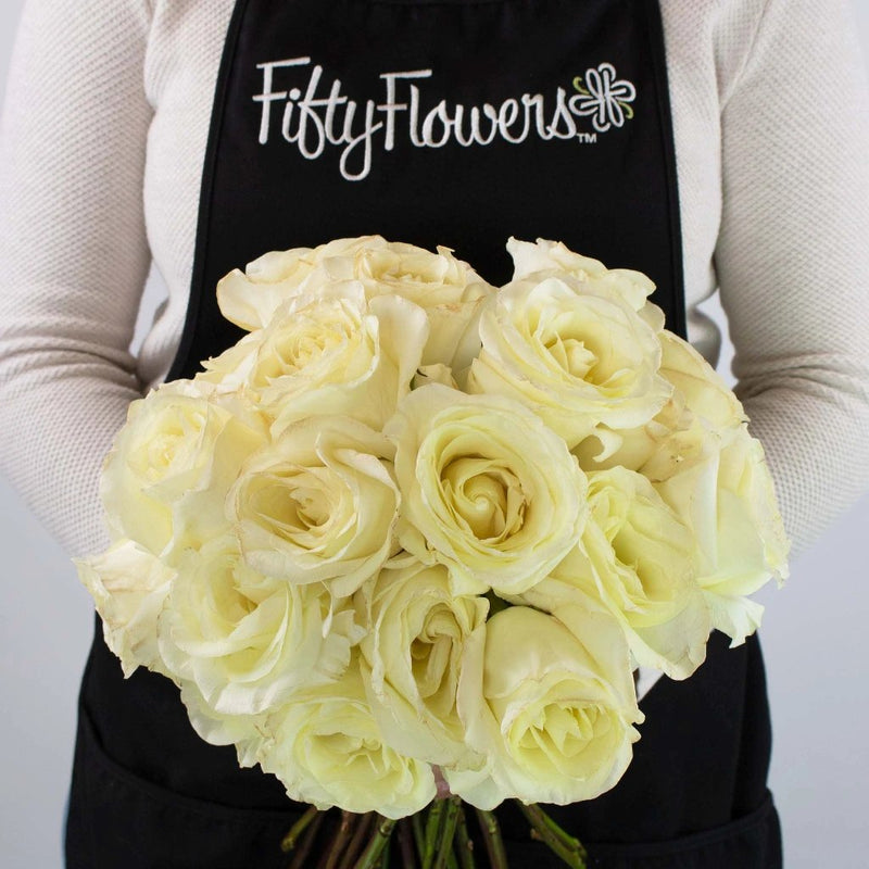 Ivory Rose Flower Bunch in Hand