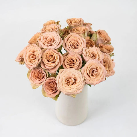 Mauve Spray Garden Rose Flower Bunch in Vase