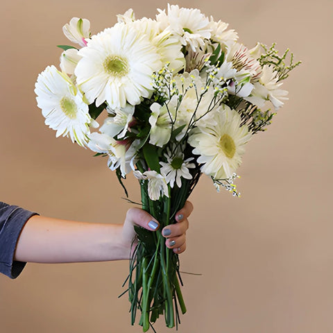 Monochromatic White Wholesale DIY Flower Kit In a Hand