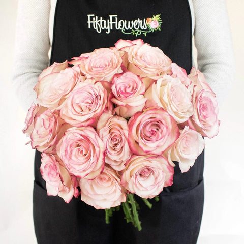 Paloma Pink Wholesale Rose Bunch In a Hand
