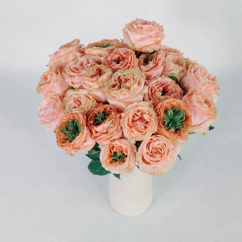 Pink Garden Rose Flower Bunch in Vase